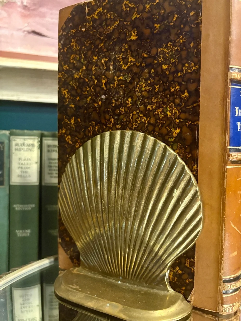 N/A elegant gold